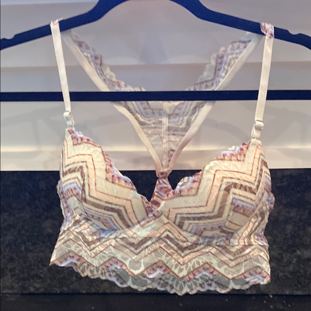 Lace Push-Up Bra with Chevron Pattern
